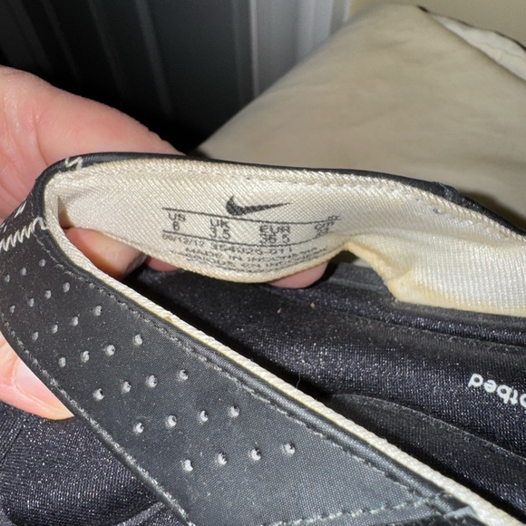 Nike Black Comfort Footbed Flip Flops Size 6 - Picture 8 of 8